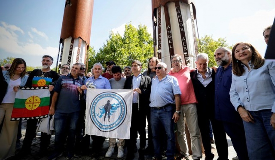 El gobernador Axel Kicillof homenajeó a excombatientes de Malvinas