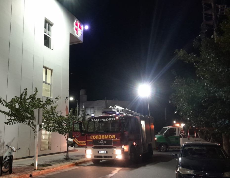 El Hospital Privado SADIV realizó un simulacro junto al cuartel de Bomberos para reforzar su plan de evacuación.