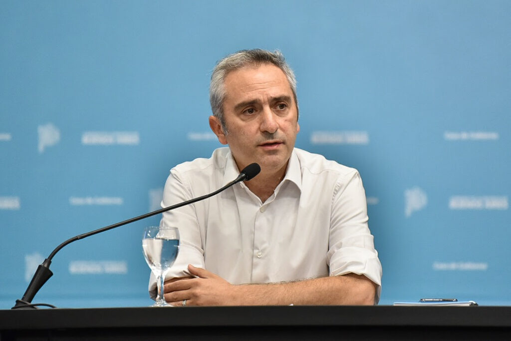 Larroque y la unidad: «Axel no es un empleado de un dispositivo que sólo piensa en sumisión o traición»