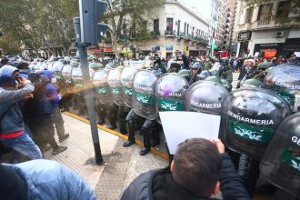 Una nueva acción represiva contra los jubilados dejó un saldo de al menos 80 heridos y cuatro detenidos