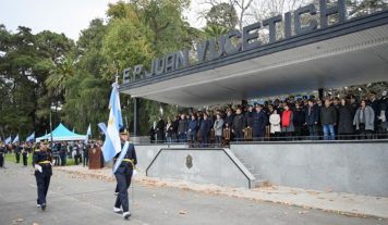 Más de 2.700 cadetes bonaerenses prestaron juramento a la bandera nacional.