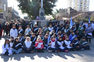 Día de la Bandera: estudiantes prometieron lealtad a la Bandera