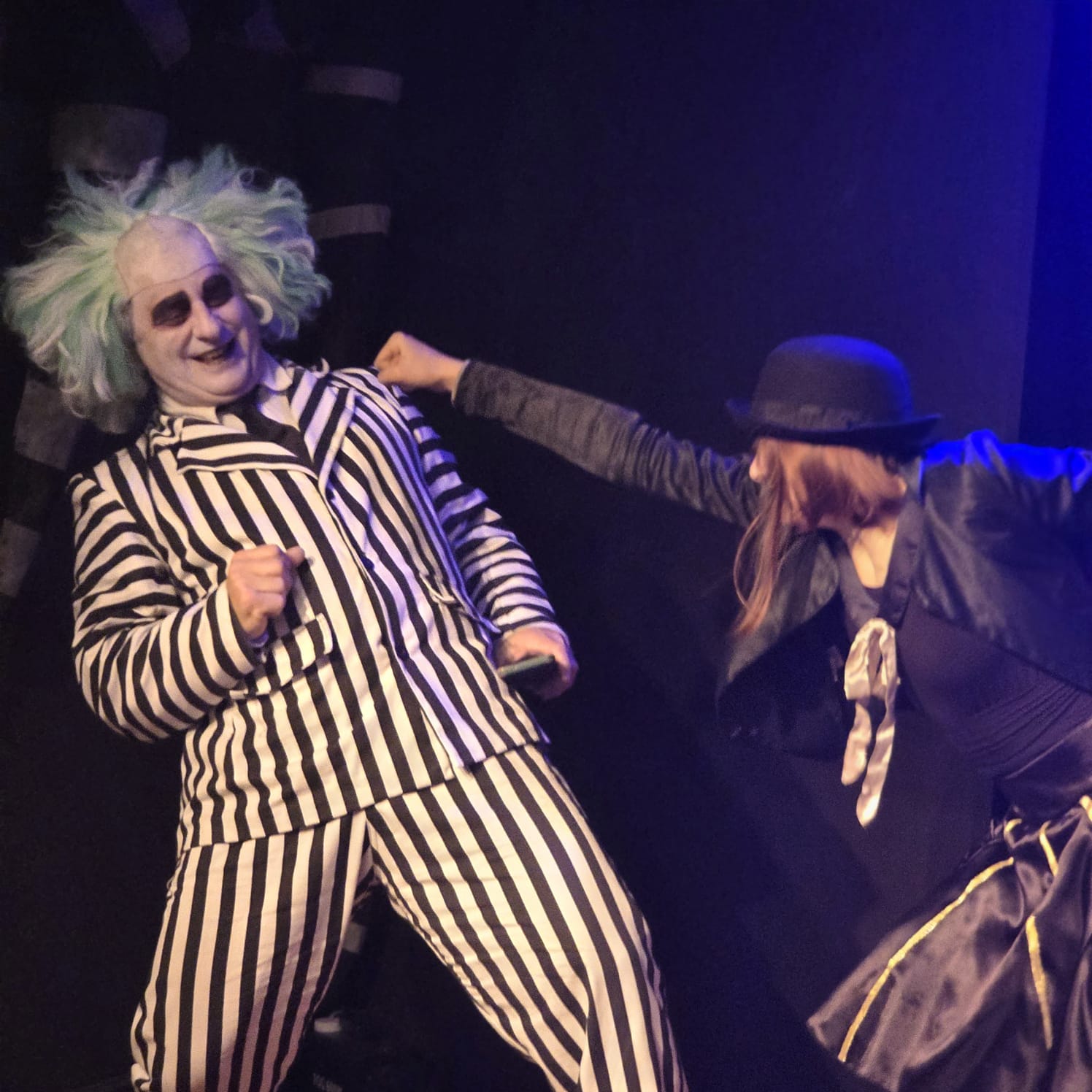 El exito de «Beetlejuice» en sala Cuarta Pared , refleja el dinamismo cultural de San Pedro.