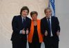 Tras la suba del dólar, el Gobierno oficializa aumentos en luz, gas, agua y combustibles.