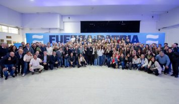 Kicillof endurece críticas a Milei y llama a “votar a quienes no engañan al pueblo”