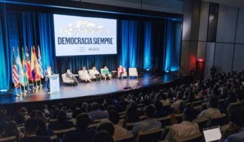 Kicillof participó de la jornada “Democracia siempre» en Nueva York