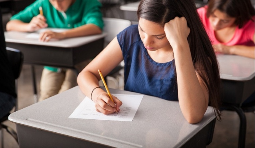 Solo 10 de cada 100 alumnos terminan el secundario en tiempo y forma