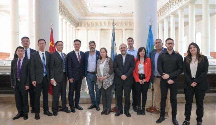 La provincia fortalece sus lazos con China: reunión de Bianco con el SAI