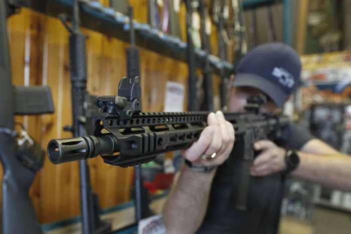 Milei habilitó un régimen para que civiles puedan comprar armas de guerra