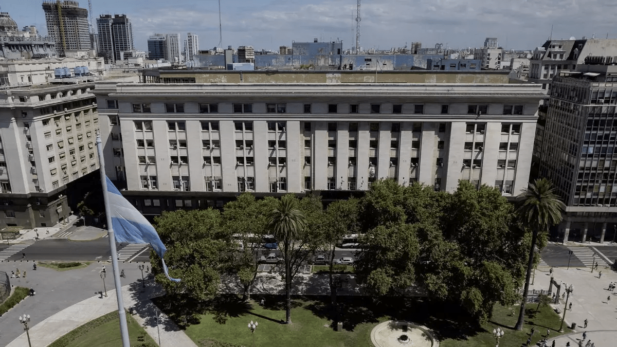 Otra reforma tributaria es posible: a quién bajar impuestos y a quién subirle para crecer y redistribuir