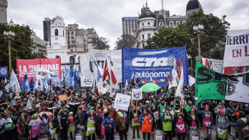 A dos años del Gobierno de Milei, la CGT, la CTA y la UTEP se unen contra la reforma laboral y en defensa de los derechos humanos