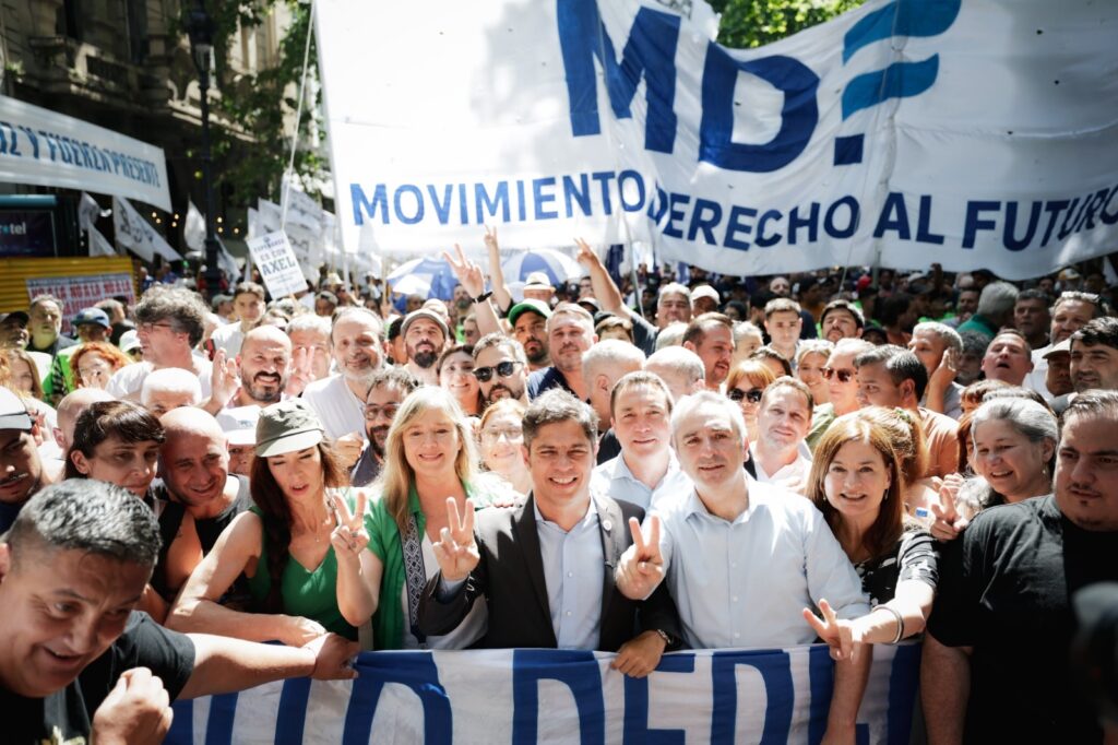 Kicillof encabezó la presencia política junto al Movimiento Derecho al Futuro en la marcha por la reforma laboral