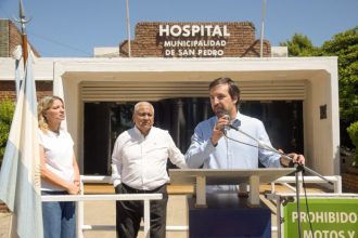 El Ministerio de Salud Bonaerense entregó una ambulancia de alta complejidad en San Pedro