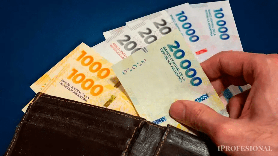 Las familias ya adeudan uno de cada cuatro pesos que ganan y no tienen margen para volver a sacar un crédito