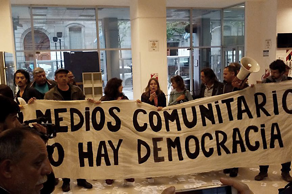 El gobierno disolvió el FOMECA, un fondo clave para los medios comunitarios de todo el país