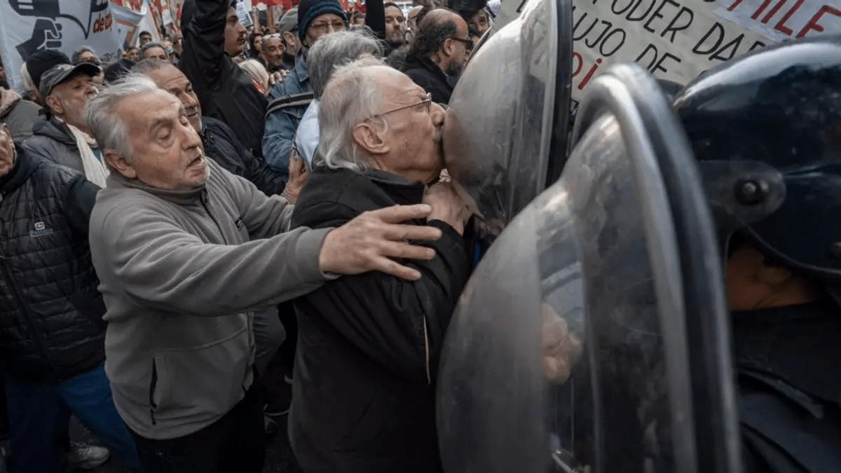 La jubilación ya no alcanza: cada vez más adultos mayores salen a trabajar y engrosan el empleo precario