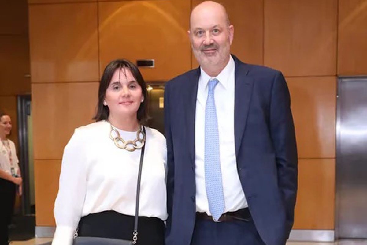 Del ajuste al favor: el ministro «motosierra» que contrató a su mujer por $114 millones