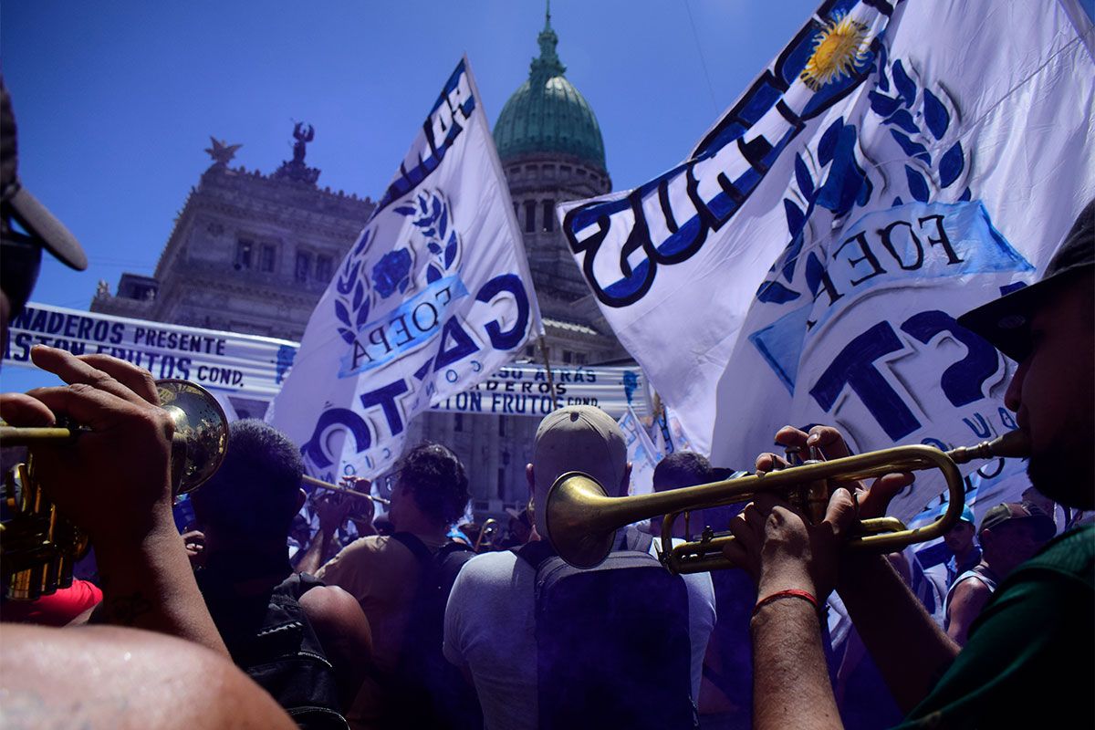 La CGT y las CTA marchan al Congreso contra la reforma laboral