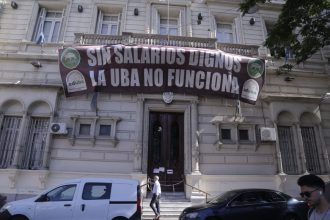 La UBA se planta contra el desacato de Milei: paro por tiempo indeterminado hasta que aparezca la plata