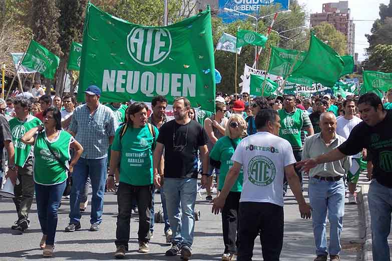 Donde no están los trabajadores, deciden otros