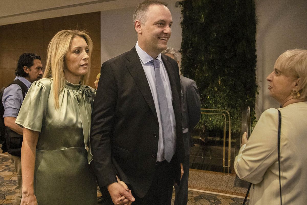 Adorni sigue sorprendiendo con sus gastos: $14 millones en muebles para decorar su departamento en Caballito