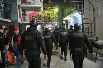 Búnkeres invictos, garrafas secuestradas: la matriz xenófoba del plan «Tormenta Negra” en las villas porteñas