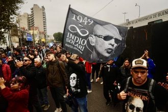 El último adiós al Indio Solari: terminó el velorio que reunió a un millón de seguidores en Avellaneda
