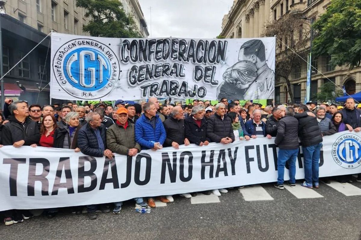 La CGT, las CTA y movimientos sociales marcharán mañana al Congreso junto a los jubilados