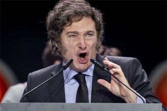 Apareció el paper de Milei que debía rescribir la ciencia económica: afirman que lo hizo una IA