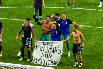 La FIFA abrió un expediente contra la AFA y varios jugadores por la bandera de Malvinas