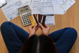 Casi 9 de cada 10 argentinos necesita al menos dos empleos para llegar a fin de mes￼